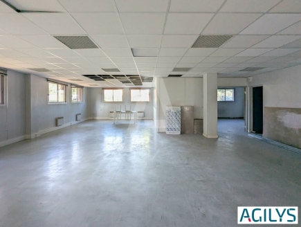 Activités / entrepôts à louer – VILLEBON-SUR-YVETTE (91140) – 2