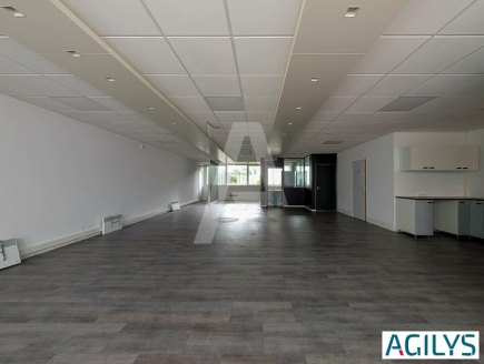 Activités / entrepôts à louer – VILLEBON SUR YVETTE (91140) – 3
