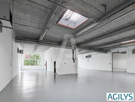 Activités / entrepôts à louer – LA VERRIERE (78320) – 1