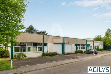 Activités / entrepôts à louer – TRAPPES (78190) – 3