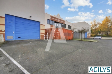 Activités / entrepôts à louer – CHAMPS-SUR-MARNE (77420) – 2