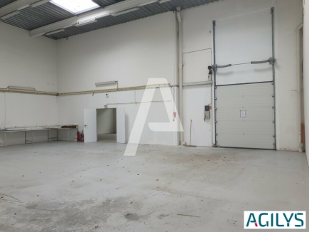 Activités / entrepôts à louer – CHAMPS-SUR-MARNE (77420) – 3