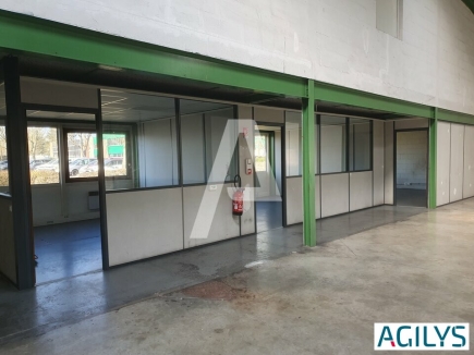 Activités / entrepôts à louer – SAINT-THIBAULT-DES-VIGNES (77400) – 1