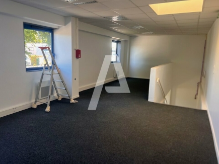 Bureaux à louer – MOISSY-CRAMAYEL (77550) – 3