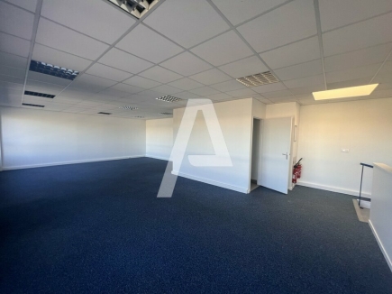 Bureaux à louer – MOISSY-CRAMAYEL (77550) – 5