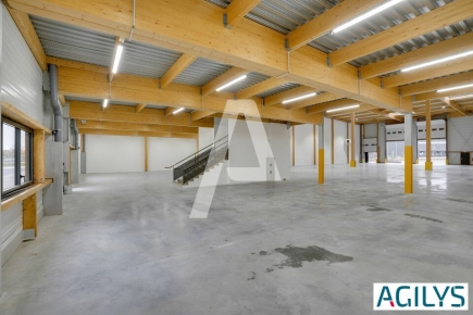 Activités / entrepôts à louer – BRIE-COMTE-ROBERT (77170) – 1