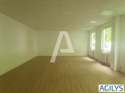 Activités / entrepôts à louer – Lognes (77185) – 1