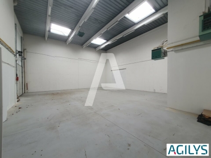 Activités / entrepôts à louer – CHAMPS-SUR-MARNE (77420) – 3