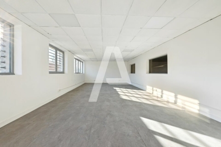 Activités / entrepôts à louer – EMERAINVILLE (77184) – 1
