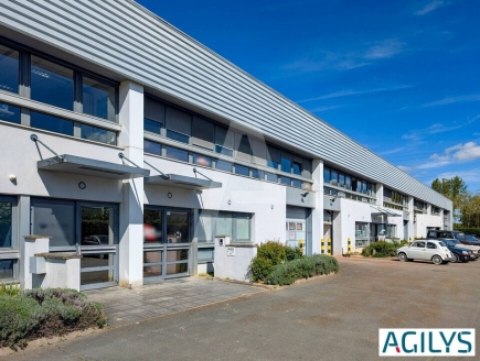 Activités / entrepôts à louer – TRAPPES (78190) – 1