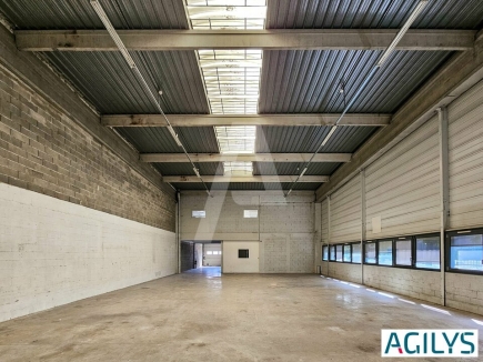 Activités / entrepôts à louer – TRAPPES (78190) – 2