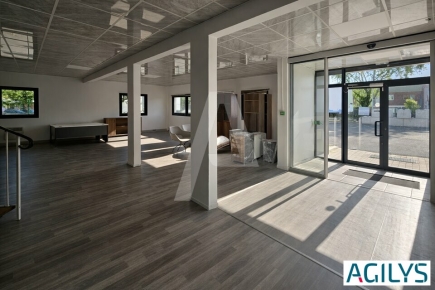 Activités / entrepôts à vendre – LISSES (91090) – 2