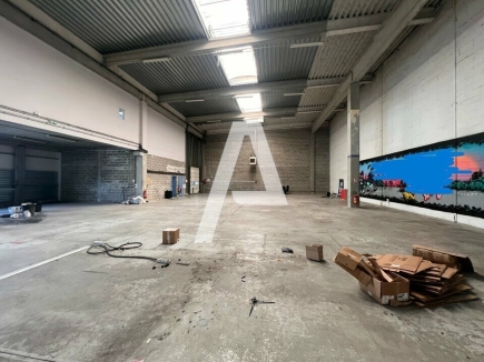 Activités / entrepôts à louer – IVRY SUR SEINE (94200) – 2
