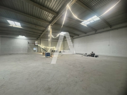 Activités / entrepôts à louer – IVRY SUR SEINE (94200) – 1