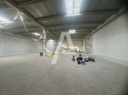 Activités / entrepôts à louer – IVRY SUR SEINE (94200) – 3