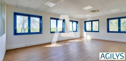 Activités / entrepôts à louer – FRESNES (94260) – 5