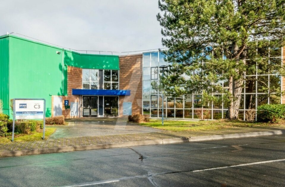 Activités / entrepôts à louer – SAINT-THIBAULT-DES-VIGNES (77400) – 1
