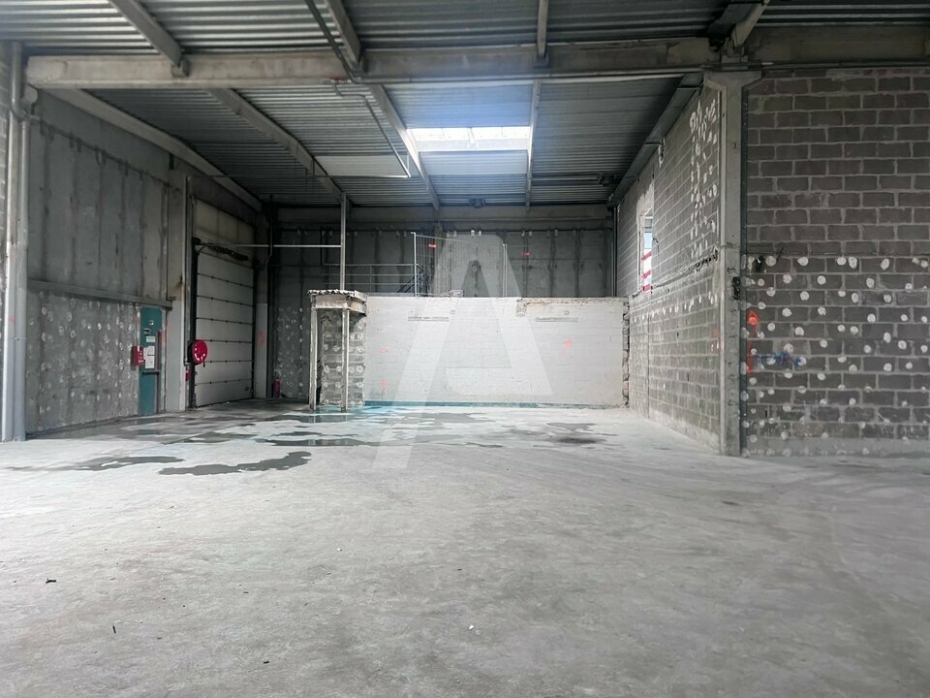 Activités / entrepôts à louer – IVRY SUR SEINE (94200) – 1