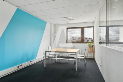 Bureaux à louer - IVRY SUR SEINE – Photo 1