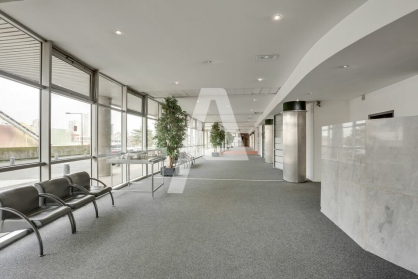 Bureaux à louer - IVRY SUR SEINE – Photo 1