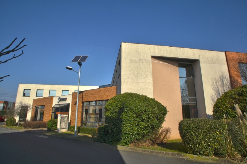 Location de 300 m² de bureaux et activités à Massy à la société Boistech