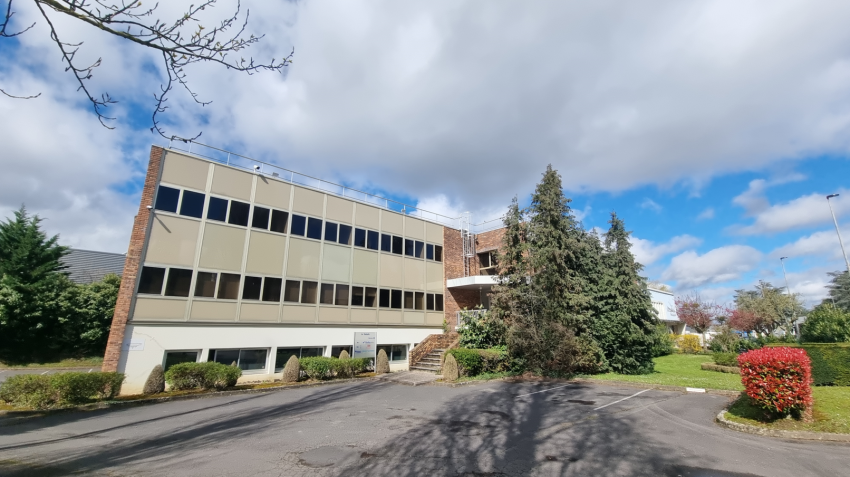 Transaction : vente de 1500 m² de bureaux et activités à IHS ECO - Courtaboeuf Paris-Saclay LES ULIS