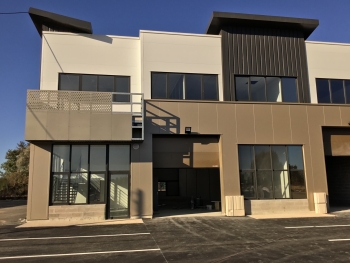 Photo – Vente de 388m² de locaux d'activités mixtes avec bureaux d'accompagnement à Saint Pierre du Perray