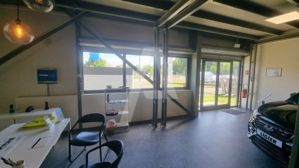 Activités / entrepôts à louer – MASSY (91300) – 1