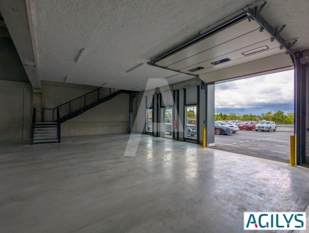 Activités / entrepôts à louer – ELANCOURT (78990) – 1