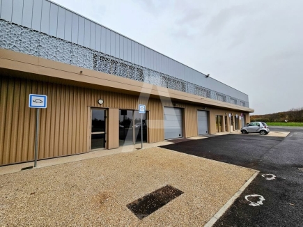 Activités / entrepôts à louer – MAROLLES EN HUREPOIX (91630) – 1