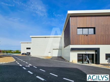 Activités / entrepôts à vendre – OLLAINVILLE (91290) – 1
