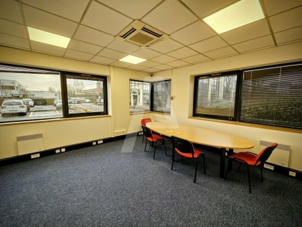 Bureaux à louer – VILLEBON SUR YVETTE (91140) – 1