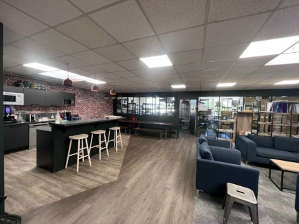 Activités / entrepôts à louer – IVRY SUR SEINE (94200) – 1
