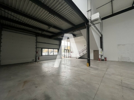 Activités / entrepôts à louer – LIEUSAINT (77127) – 2
