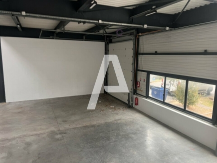Activités / entrepôts à louer – LIEUSAINT (77127) – 1