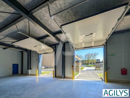 Activités / entrepôts à louer – TRAPPES (78190) – 1