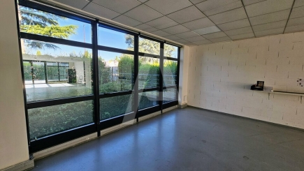 Activités / entrepôts à louer – LES ULIS (91940) – 3
