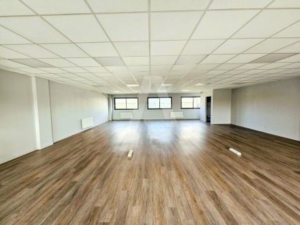 Activités / entrepôts à louer – BOIS-D'ARCY (78390) – 2