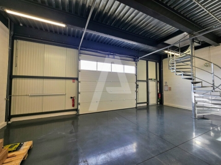 Activités / entrepôts à louer – BOIS-D'ARCY (78390) – 3