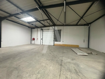 Activités / entrepôts à louer – IVRY SUR SEINE (94200) – 1