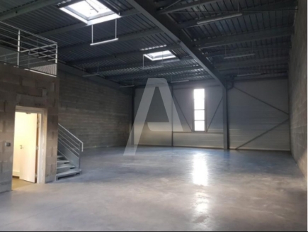 Activités / entrepôts à louer – CROISSY BEAUBOURG (77183) – 2