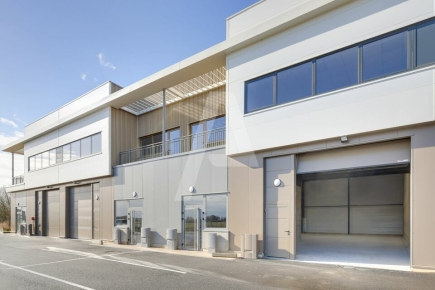 Activités / entrepôts à vendre – BAILLY ROMAINVILLIERS (77700) – 1
