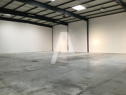 Activités / entrepôts à vendre – CESSON (77240) – 1