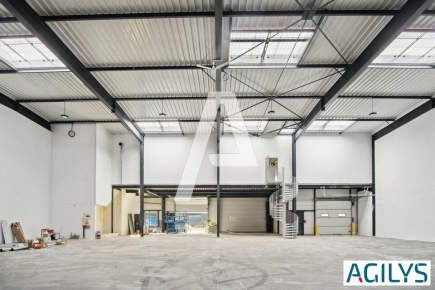 Activités / entrepôts à vendre – COURTRY (77181) – 2