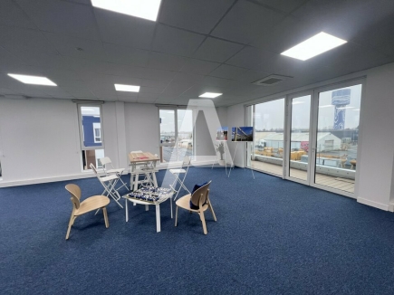 Activités / entrepôts à louer – MOISSY CRAMAYEL (77550) – 1