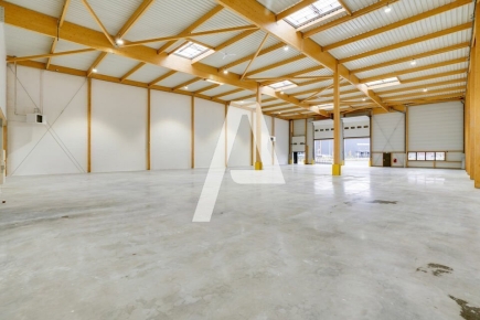 Activités / entrepôts à louer – BRIE COMTE ROBERT (77170) – 3