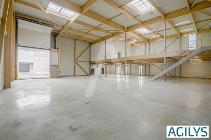 Activités / entrepôts à louer – CHANTELOUP EN BRIE (77600) – 2