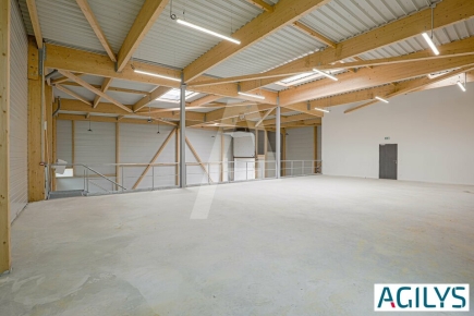 Activités / entrepôts à louer – CHANTELOUP EN BRIE (77600) – 3