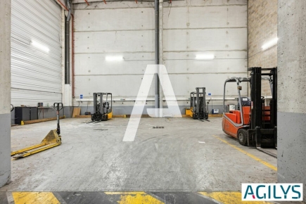 Activités / entrepôts à louer – ROISSY EN BRIE (77680) – 2