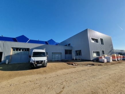 Activités / entrepôts à louer – VAUX LE PENIL (77000) – 2